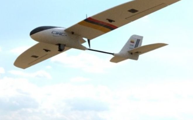 Primera version del UAV COELUM en vuelo desde una vista de la parte inferior