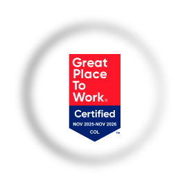 LOGO CERTIFICACIÓN 2025 GREAT PLACE TO WORK SOBRE UN BOTÓN CIRCULAR BLANCO